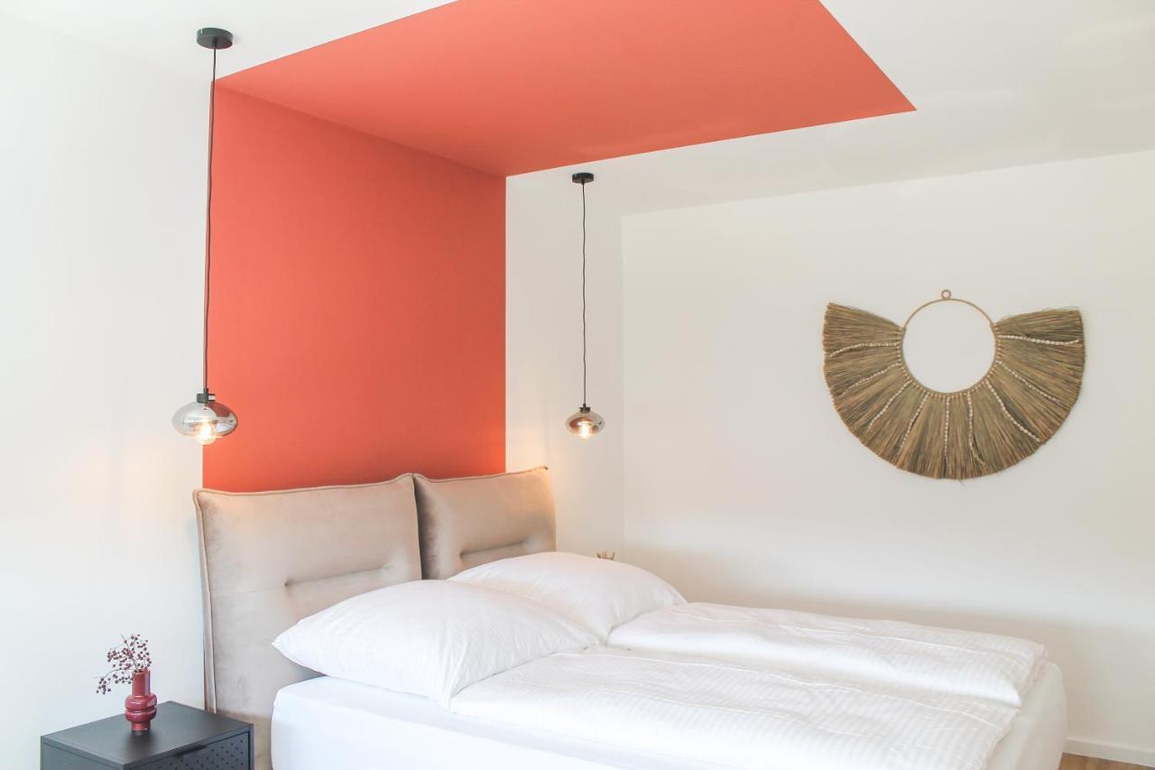 African-Style Apartment - Stadtnah, Parkplatz, E-Ladestation Fuer Auto & Fahrraeder, Gitterbox Fuer Fahrraeder, Fitnessstudio 科布倫茨 外观 照片